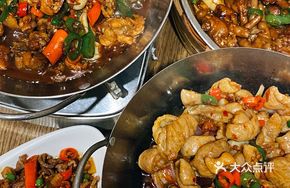 Szechuan-style Spicy Chicken Offal on Iron Plate