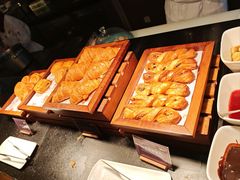 -上海西藏大厦万怡酒店Momo Cafe(徐汇店)