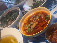 -川流不息·地道川菜·小龙虾(新松江路店)