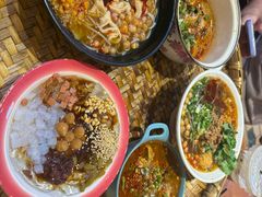 -爆炸头阿姨小四川正宗川味小吃(无任何分店)