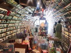 -钟书阁(珍园店)