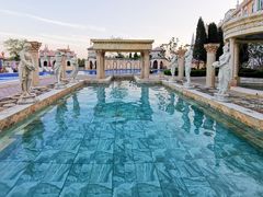 -泉城欧乐堡戏水湾艺术养生温泉