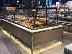 -巴黎贝甜(大宁国际商业广场店)