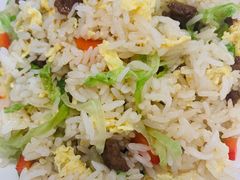蔬菜牛肉炒饭-泰煌鸡·上海白斩鸡·鸡汤面(鹤庆店)