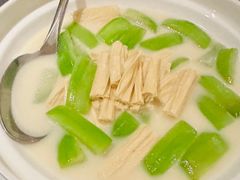 豚汤腐竹丝瓜-沈灶河豚宴·河豚融合餐厅(汉中路店)