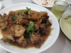 红烧鸡-天乐农家鱼头王(天目湖店)