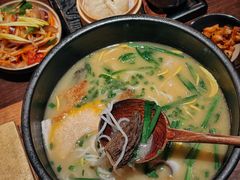 -银米·云南传统过桥米线(双廊黑金冠店)