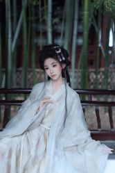 -一揽芳华汉服旗袍体验馆(拙政园店)
