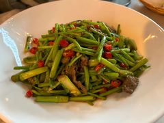 水芹菜炒牛肉-老房子·南昌菜(双子塔店)