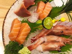 三文鱼刺身-小句号·精致料理(江南环球港店)