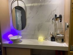 -香港倾城国际·美容美体中心