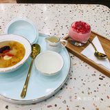 如果是冰的，我想我会爱上！草莓布丁挺好吃的，进店必点！