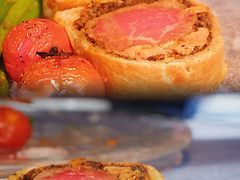 惠灵顿牛排-弦月窗LUNETTE BY AMANDA(复兴路店)