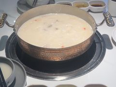 -洪氏嗨捞·广东猪肚鸡·椰子鸡火锅(西咸万象城店)