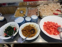 -老码头黑皮肘子锅包肉(赣水路店)