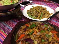 -香巴拉云南餐厅(华莱坞店)