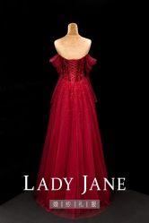 -Lady  Jane高端婚纱礼服馆
