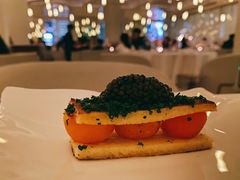 有机蛋黄吐司鱼子酱和香草-Jean Georges