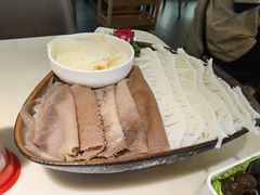 -左庭右院鲜牛肉火锅(浦江欢乐颂店)