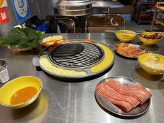 -猪掌柜韩国烤肉(六折店)