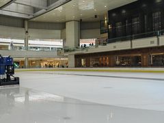 -冰纷万象滑冰场(深圳万象城店)