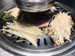 五花肉-韩聚屋韩国烤肉餐厅(新北万达店)