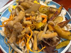 -菌之家·专业纯野生菌火锅·特色炒菌