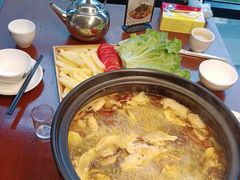 小锅土鸡汤锅底-宣威山野人家·云南菜·菌火锅(金碧店)