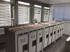 -目艮眼镜SHOWROOM(品牌集合店)