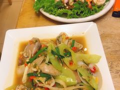 -J Daeng Seafood