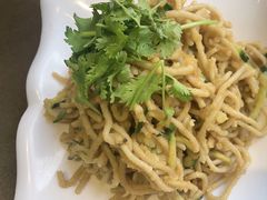 -东口码头·烧鸽子·鱼头泡饼·地方菜(金鹰悦城店)