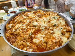 -亲昵春川鸡排(韩国美食街店)