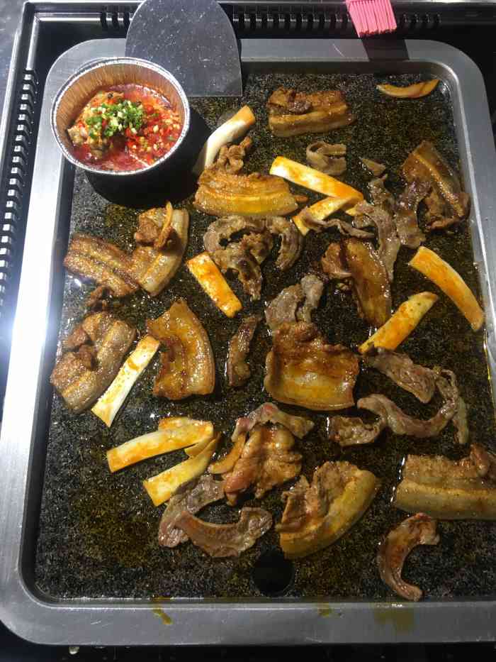 比格烤肉-"全武汉第一家川派烤肉,开在新华路的停车场.