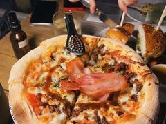 牛肉培根烧烤酱披萨-BAIA 巴亚
