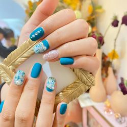 -花系美·美甲美睫精品店