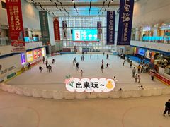 -冰纷万象滑冰场(赣州华润万象城店)