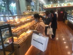 面包甜点陈列柜-新侨三宝乐面包店(崇文门店)