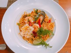 -Chom Cafe and Restaurant
