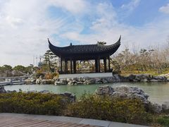 -上海滴水湖皇冠假日酒店