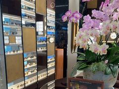 -LensCrafters亮视点·OAKLEY精选(静安嘉里中心店)