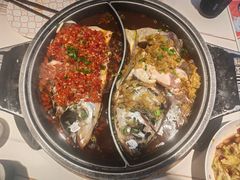 -阿瓦山寨·湘菜现炒·剁椒鱼头王(咸阳总店)
