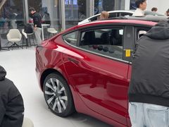 -TESLA 特斯拉(广州天环广场体验店)