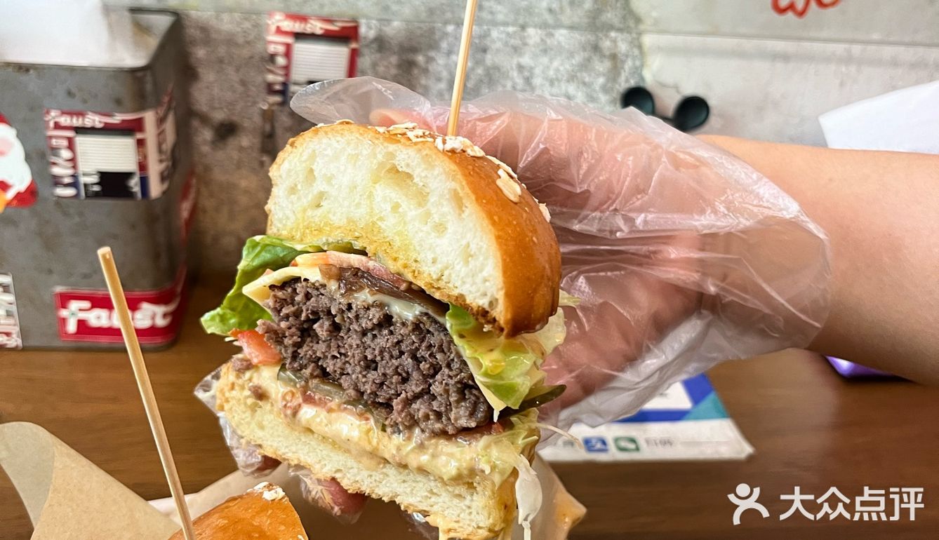 一口就到西海岸的美式汉堡🍔