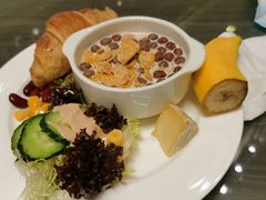 -上海滴水湖皇冠假日酒店
