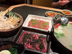 -三出山火锅(南京万象天地店)