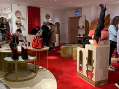 -文艺复兴百货(米兰大教堂广场店)