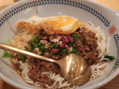-呼啦面馆·头牌豌杂面(建新东路店)