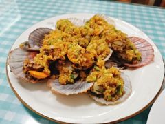 油泼扇贝-天伦海鲜·老味道·青岛菜(栈桥天主教堂店)