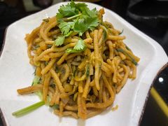 -东口码头·烧鸽子·鱼头泡饼·地方菜(金鹰悦城店)