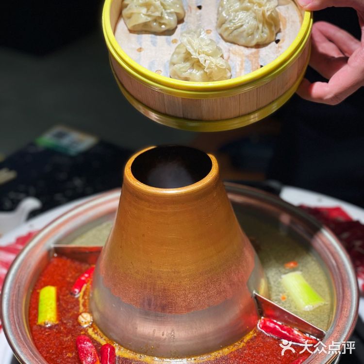 体验内蒙大草原风情,品味高品质牛羊肉火锅